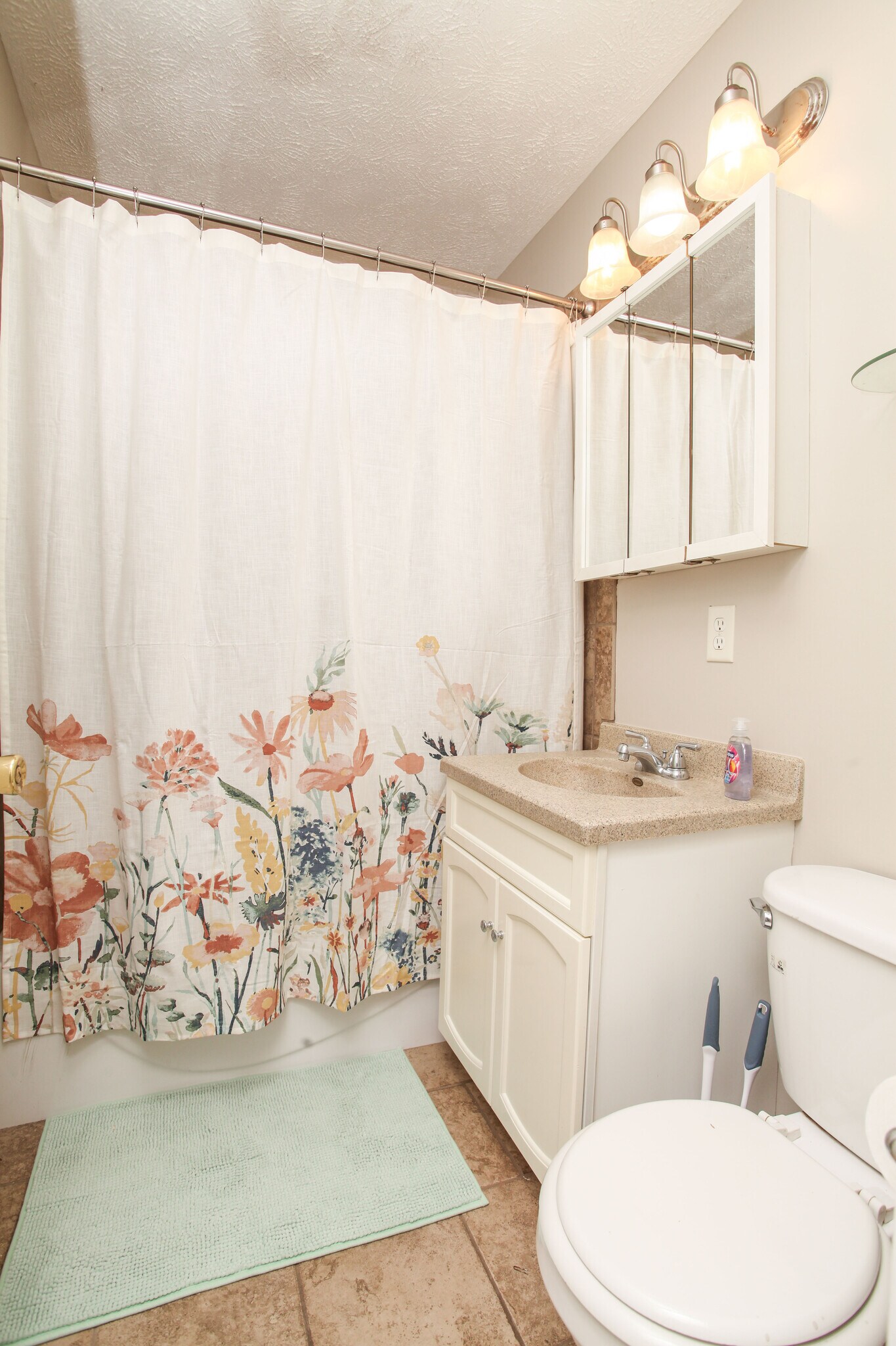 Building Photo - 809 N. SHERMAN