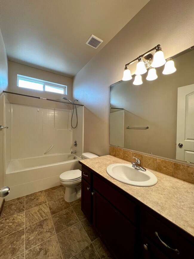 Building Photo - Home in West Valley with garage & back yard!