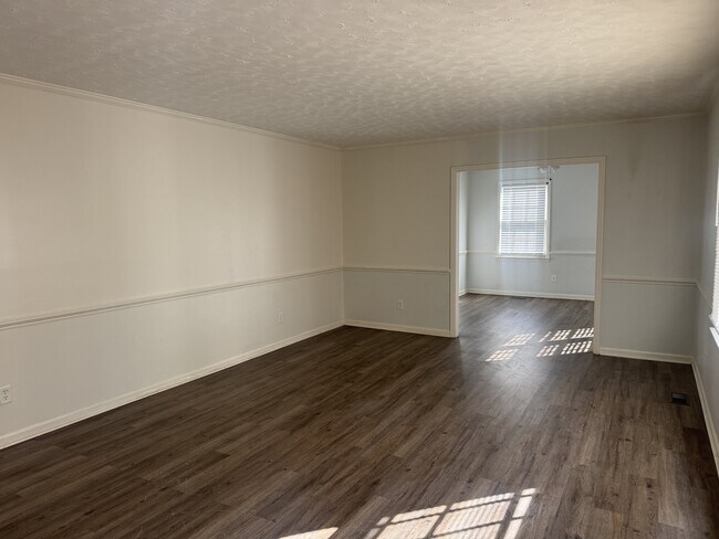 Building Photo - 317 Forest Grove Ave