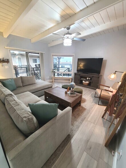 Building Photo - 460 Camino Del Mar