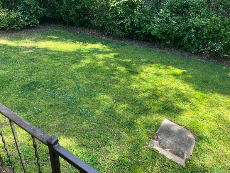 Building Photo - 3221 Westbrook Dr