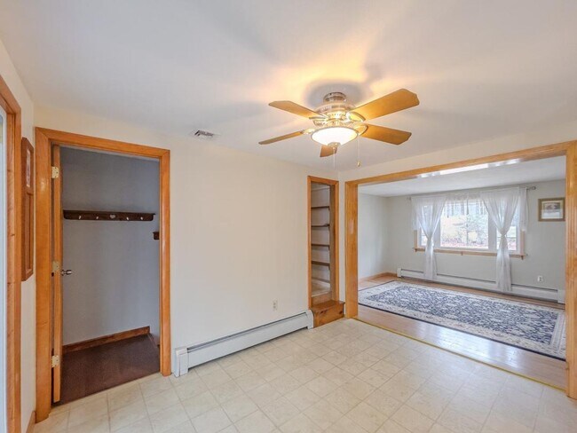 Building Photo - Refined Ranch Living in a Private Natural Setting