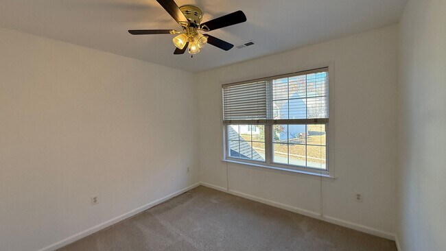 Building Photo - Spacious Colonial in Austin Ridge