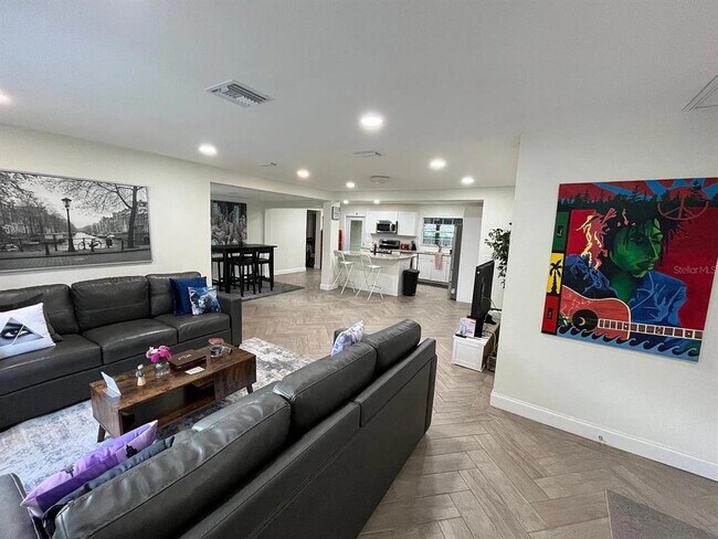 Building Photo - 626 74th St N