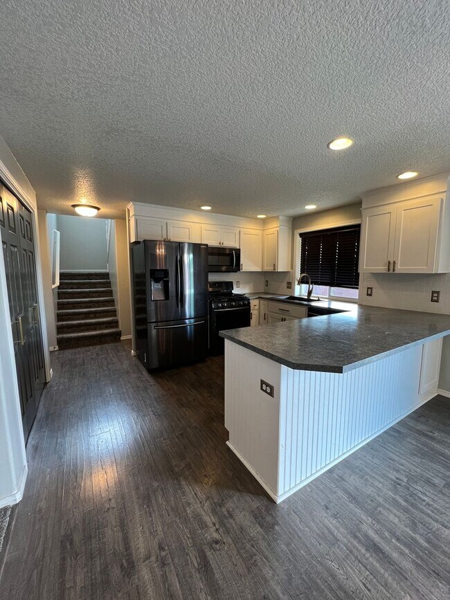 Building Photo - Beautifully Updated Home in Sage Point School District!