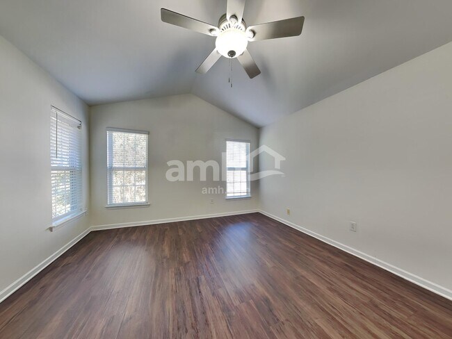 Building Photo - 7495 Sedgebrook Dr E