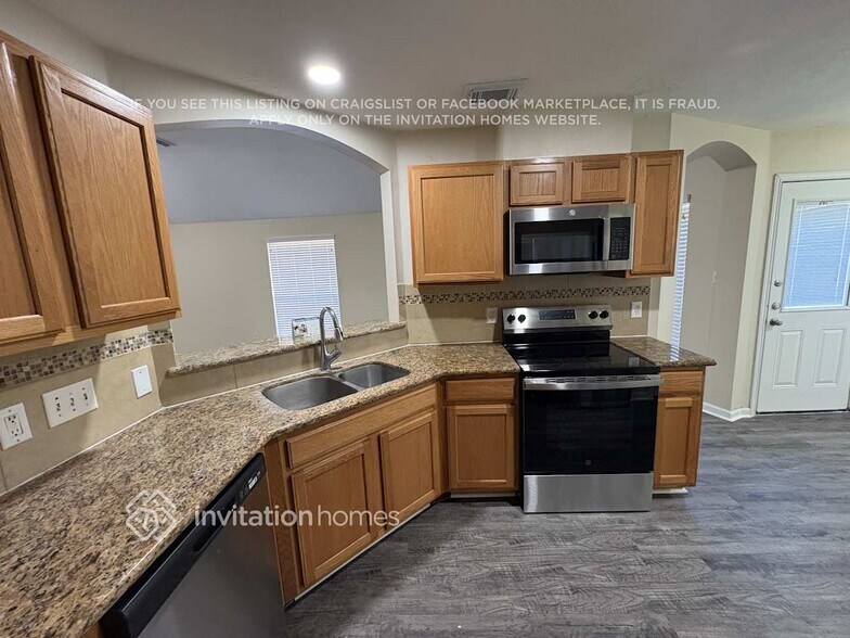 Building Photo - 10714 Estelle Cir