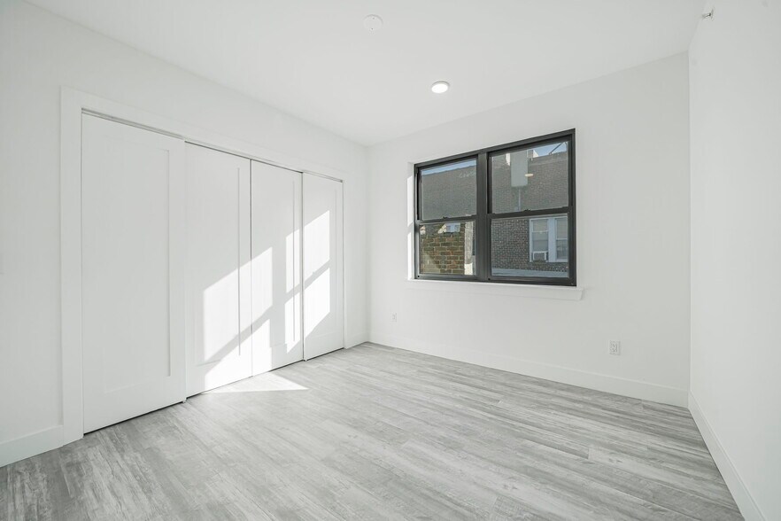 Building Photo - 4610 Kennedy Blvd