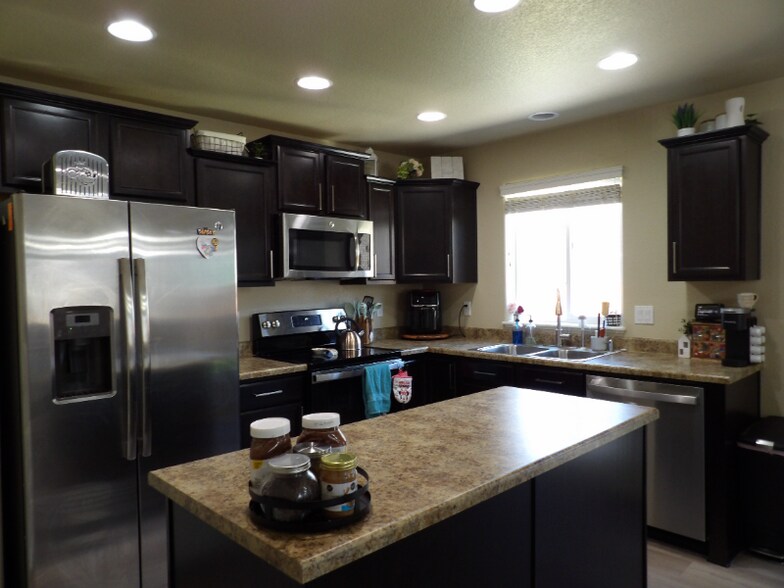 Building Photo - 6343 Wallowing Way