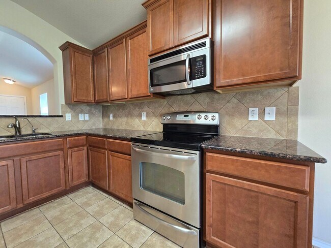 Building Photo - 4804 Bayer Hollow Dr