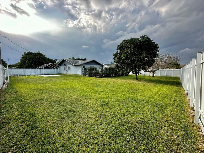 Building Photo - 18155 SW 105th Ave