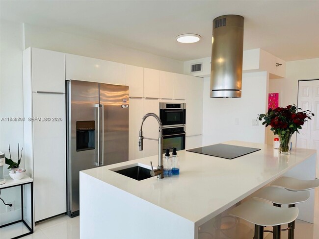 Building Photo - 19101 NE 36th Pl