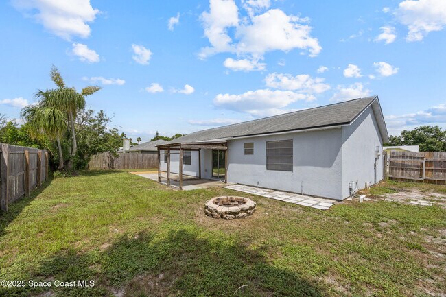 Building Photo - 859 Pine View Ave