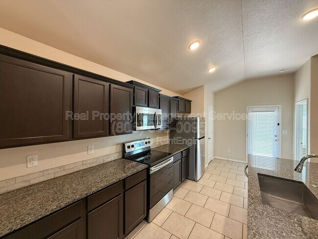 Building Photo - 14309 Vernon Ave