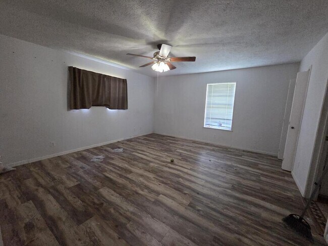 Building Photo - 107 Timber Ln