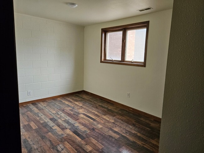 Building Photo - 738 S Watermelon Dr