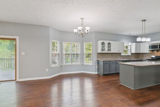 Building Photo - 11450 Acton Ln