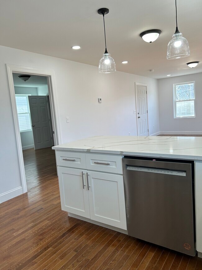 Kitchen - 472 Friendship St