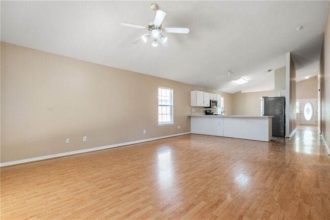Building Photo - 8158 Magnolia Village Dr N