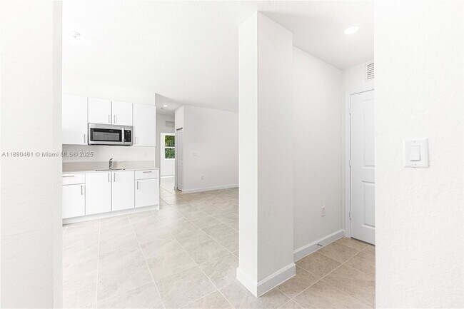 Building Photo - 2232 SE 30th St