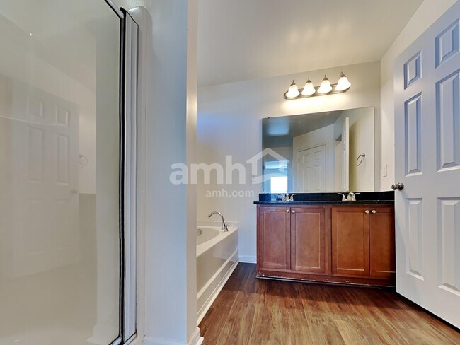 Building Photo - 321 Mossy Wood Rd