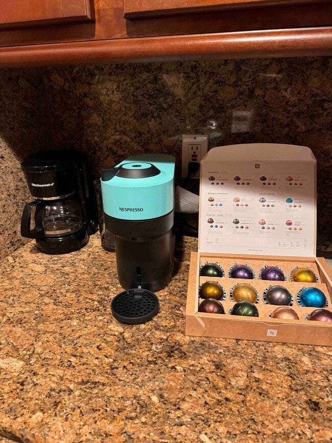 kitchen - 7777 W 91st St