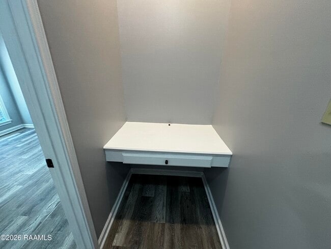 Building Photo - 201 Pavilion St