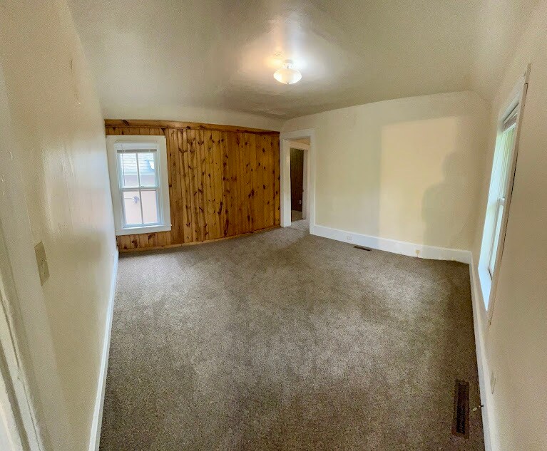 Building Photo - 528 Union St