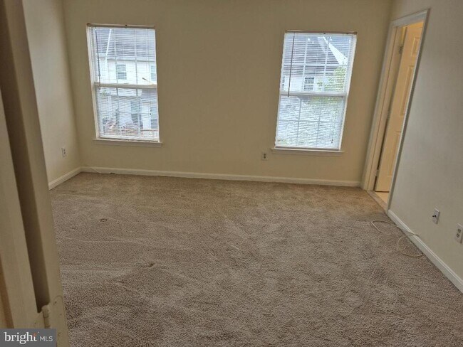 Building Photo - 45541 Clear Spring Terrace