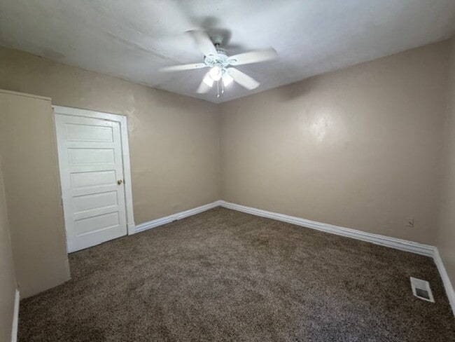 Building Photo - Lovely 2 Bedroom / 1 Bath for Rent - Section 8 Welcome