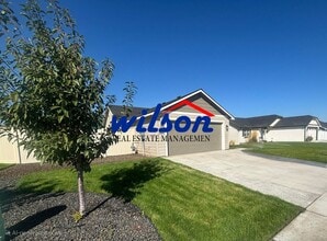 Building Photo - Stunning Modern Home in Desirable West Valley