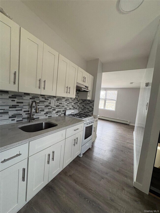 Building Photo - 52-25 Van Dam St