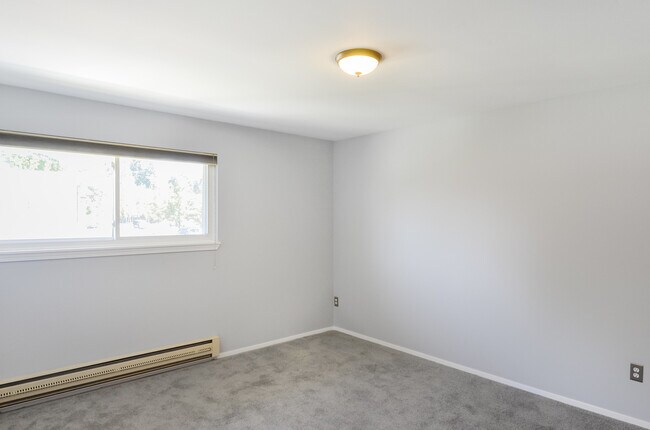 Building Photo - 12210 SE 60th St