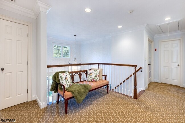 Building Photo - 7 Byron Rd