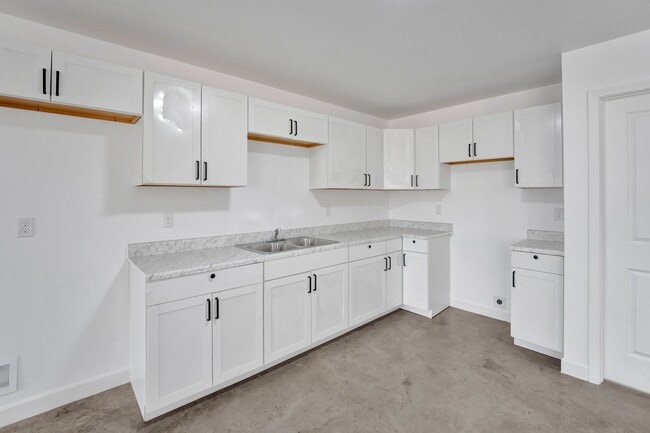 Building Photo - 3453 Daggett Rd