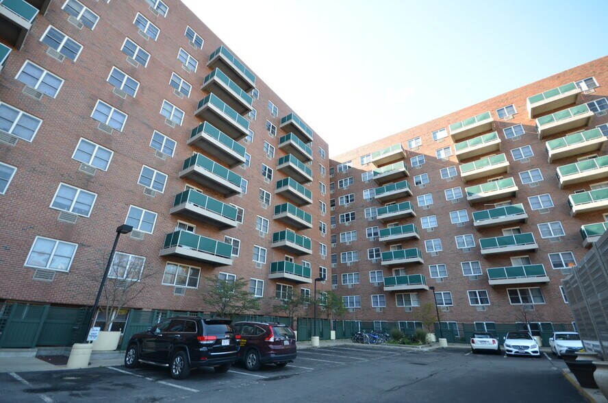 Building Photo - 219 Freeman St