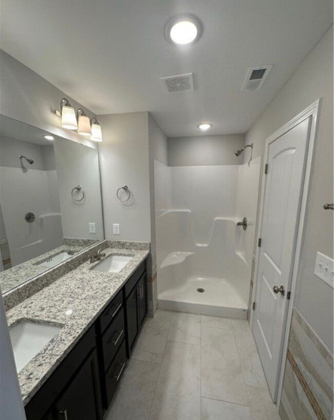 Building Photo - 703 Georgetown Cir