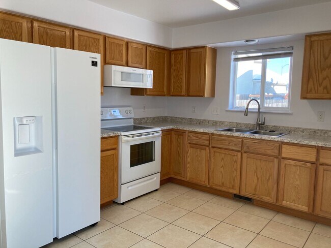 Building Photo - 521 San Juan Circle