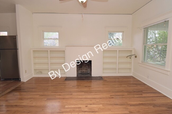 Building Photo - Charming Armory Park Bungalow with Private Off-Street Parking