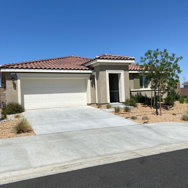 Building Photo - NEWER 4 BEDROOM VICTORVILLE HOME