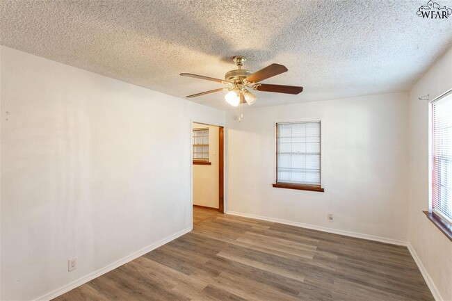 Building Photo - 2939 Moffett Ave