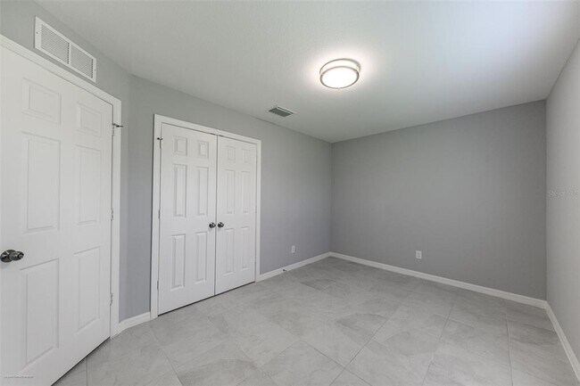 Building Photo - 25583 Deep Creek Blvd