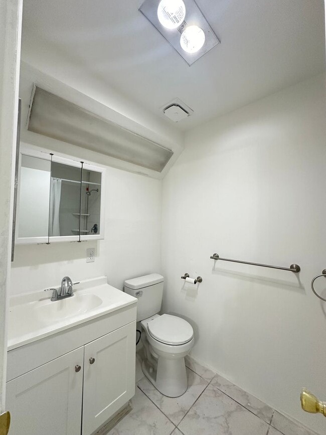 Building Photo - Charming Home with Great Location & Natura...