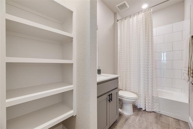 Building Photo - 1605 Woodpecker St