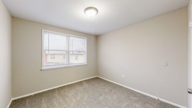 Building Photo - Ashburton Townhomes