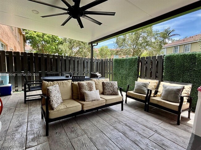 Building Photo - 1420 SE 26th Ave