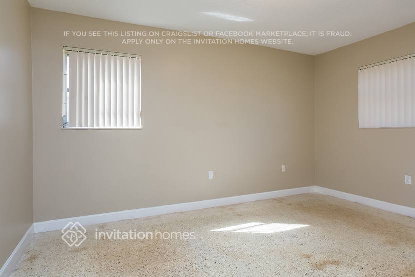 Building Photo - 3010 SW 97th Ct