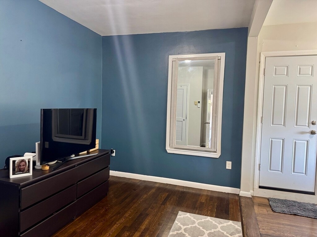 Building Photo - 116 Marginal St