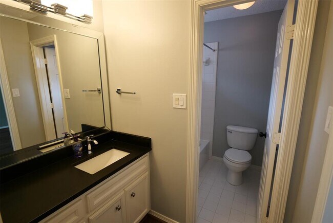 Building Photo - 4914 Maxie St