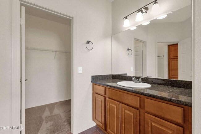 Building Photo - 5335 E Shea Blvd